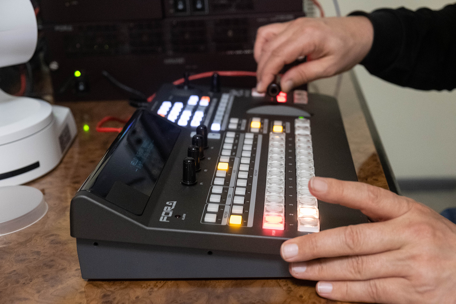 Презентация E-Globaledge Corporation: Ikegami,Tamura, Leader, FOR-A