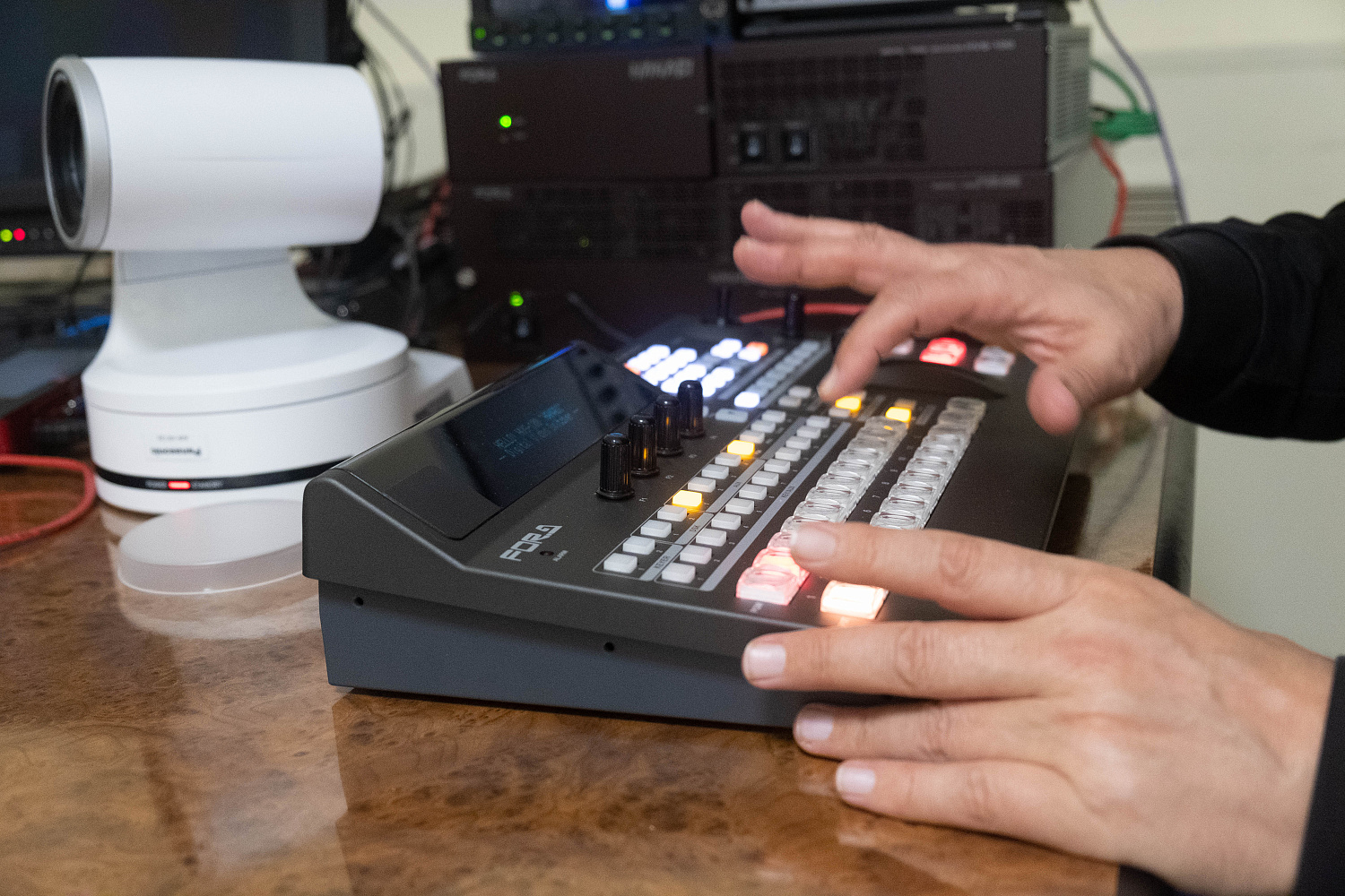 Презентация E-Globaledge Corporation: Ikegami,Tamura, Leader, FOR-A