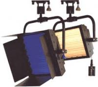 Светильник серии Coolscreen с возможностью регулировки яркости. 220W, 4 лампы Sachtler C223C
